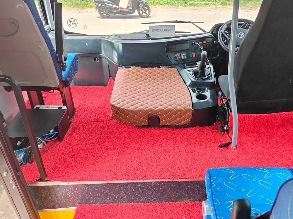 23 seater mini bus kochi