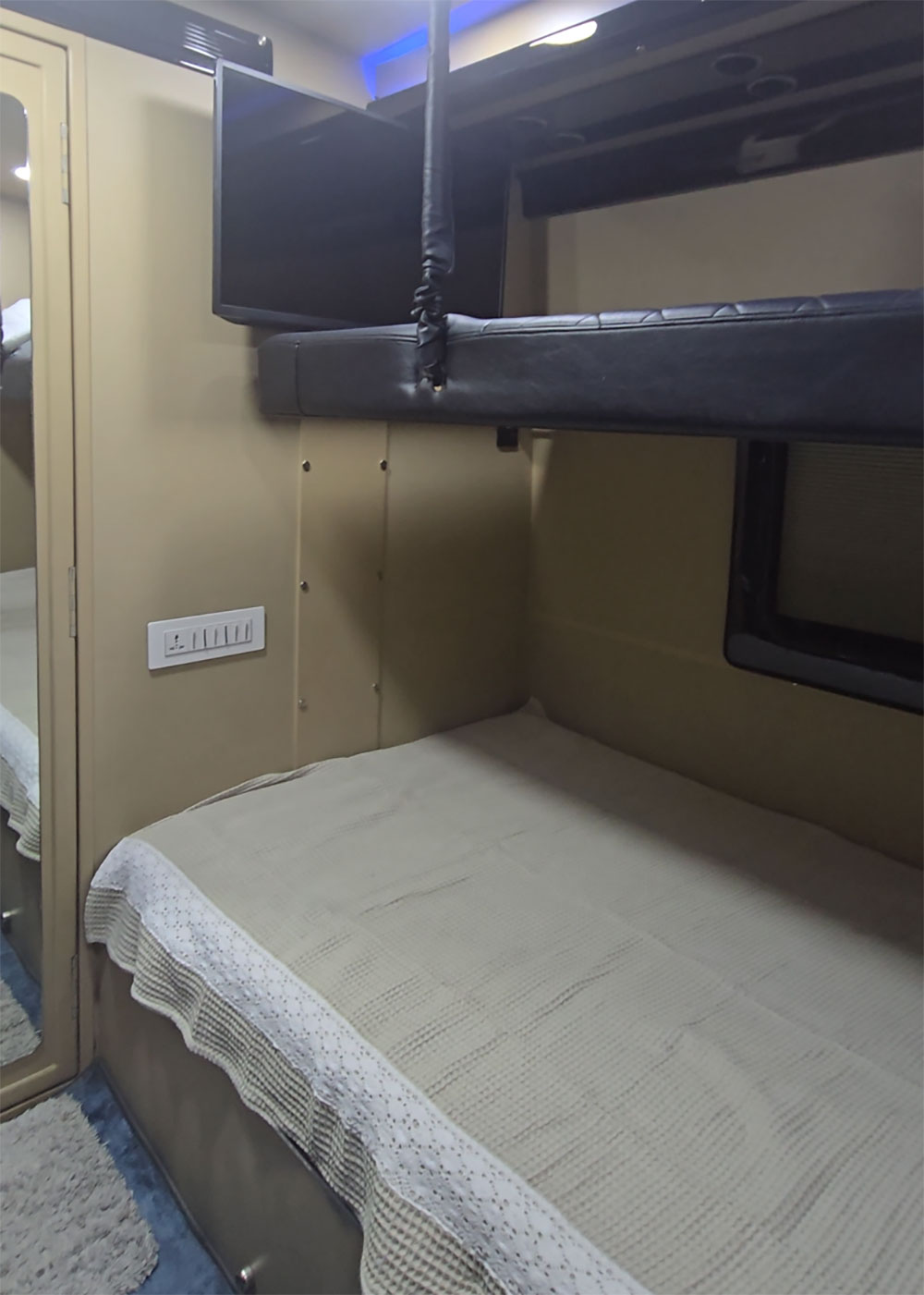 bus with toilet for hire